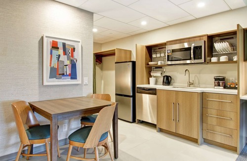 Dorval Hotel | Home2 Suites by Hilton Montreal Dorval