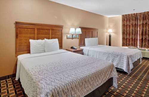 Longview Hotel | HomeTown Inn & Suites