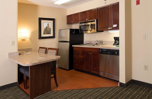 Airport Corporate Hotel | Homewood Suites by Hilton Toronto Airport Corporate Centre