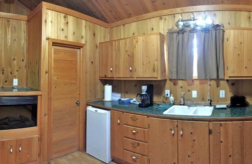 Cooper Landing Cabin | Homey Cedar Cabin Rental with a Deck on the Kenai Peninsula, Alaska