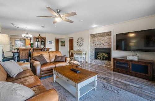 Lake Hamilton House | Hot Springs Vacation Rental w/Game Room!