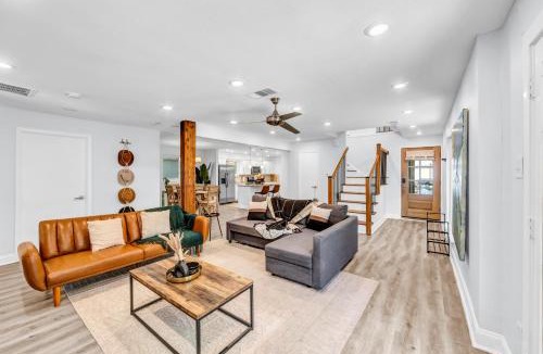 Irving House | Hot Tub Fire Pit 10 Min From DFW Airport