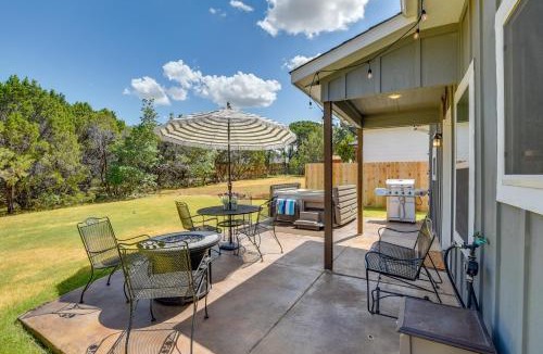 Granbury House | Hot Tub & Fire Pit! Cozy Granbury Escape Near Lake