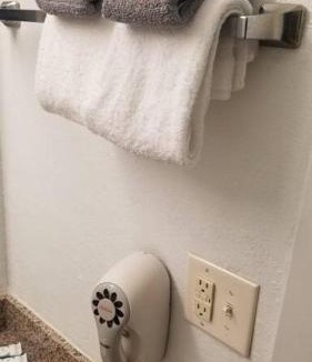 Stillwater Apartment | Hotel 2 Queens Beds Hotel Room 127