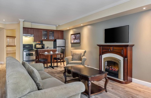 Brossard Hotel | Hotel Brossard, an Ascend Collection Hotel