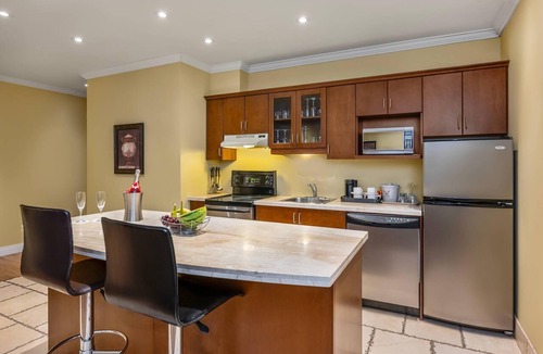 Brossard Hotel | Hotel Brossard, an Ascend Collection Hotel