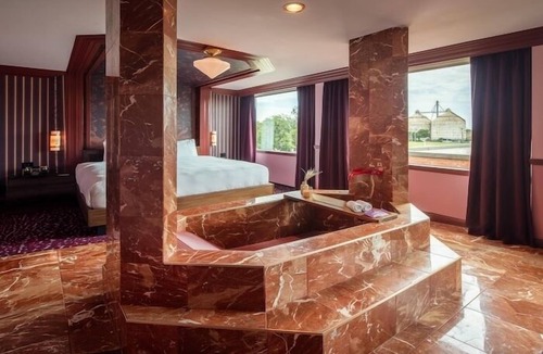 Brazos Hotel | Hotel Herringbone