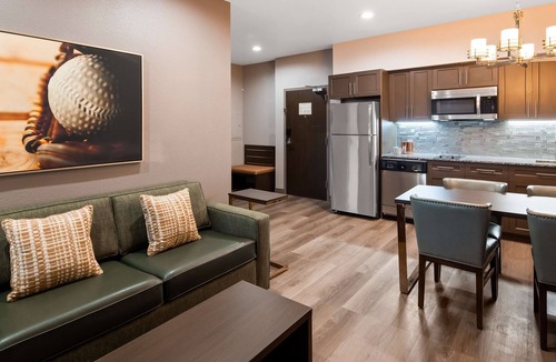 New Caney Hotel | Hotel Manhattan, BW Signature Collection