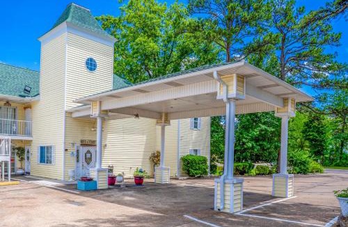 Eureka Springs Hotel | Hotel O Eureka Springs - Christ of Ozark Area