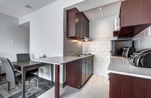 Cote-Des-Neiges—Notre-Dame-De-Grace Apartment | Hotel Terrasse Royale