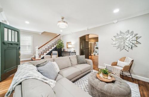 Downtown Tulsa House | Hottub, Pool Table, Bball, pets, Firepit, Sleeps 8