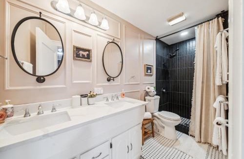 Downtown Tulsa House | Hottub, Pool Table, Bball, pets, Firepit, Sleeps 8