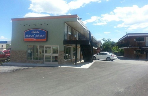 Sunnyside Hotel | Howard Johnson by Wyndham Kingston