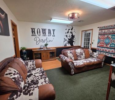 Blackwell House | Howdy House