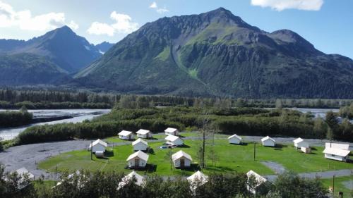 Seward Resort | Howling Wolf Resort