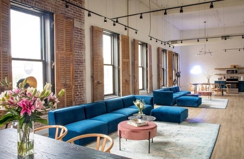 South Main Historic District Apartment | Huge 6-BR Loft Apt, Perfect for Groups