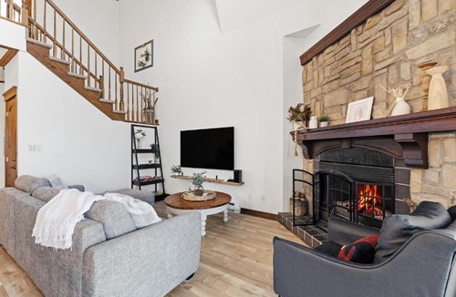 Mont-Tremblant House | Huge condo in front of Tremblant ski resort