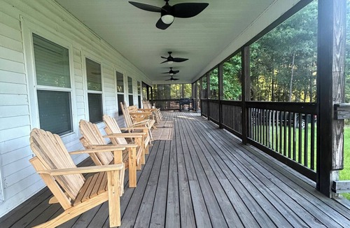 Negreet House | Huge front porch on half acre in Toledo Bend