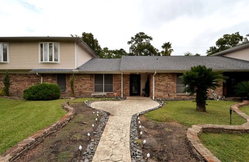 Crosby House | HUGE Fun Pool/Tiki Hut & BIG Gameroom, Pool table