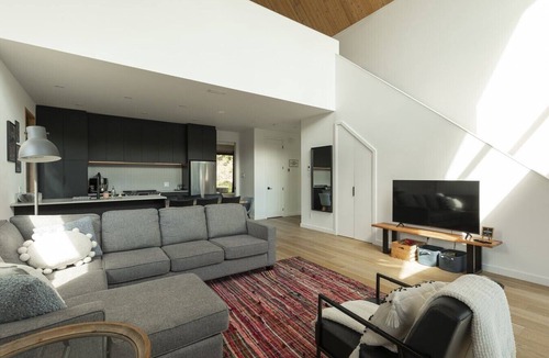 Mont-Tremblant Ski Chalet | Huge window Cabin - Spa - Firepit