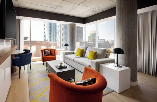 International District Hotel | Humaniti Hotel Montreal, Autograph Collection