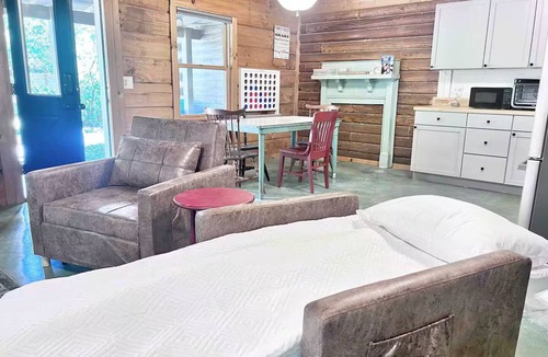 Checotah Cabin | Hunters Welcome @ Lake Eufuala + Pet Friendly