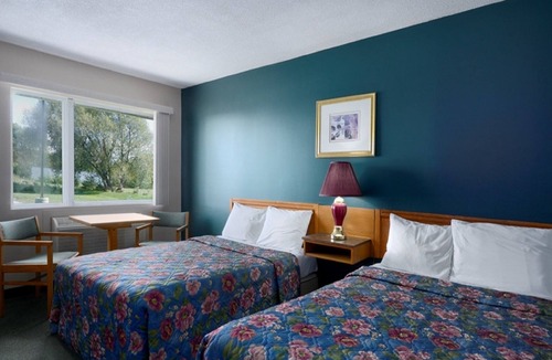 Kincardine Hotel | Huron Coast INN