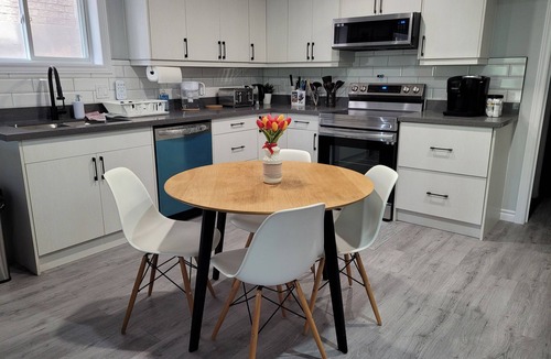 Kitchener Apartment | Huron Natural Hidden Gem with a beautiful Ravine view - Kitchener