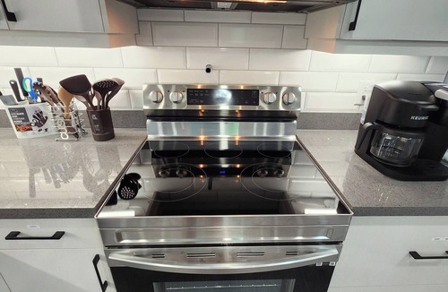 Kitchener Apartment | Huron Natural Hidden Gem with a beautiful Ravine view - Kitchener