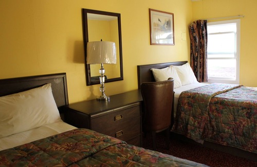 Gananoque Hotel | Imperial Inn Thousand Islands