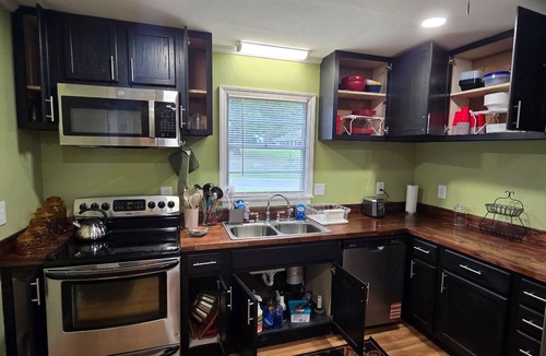 Fairbanks House | Infinity Guest House - Corporate Housing