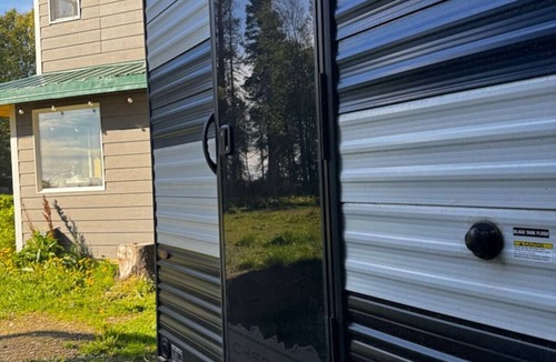 Salamatof House | Inlet View Cozy Camper