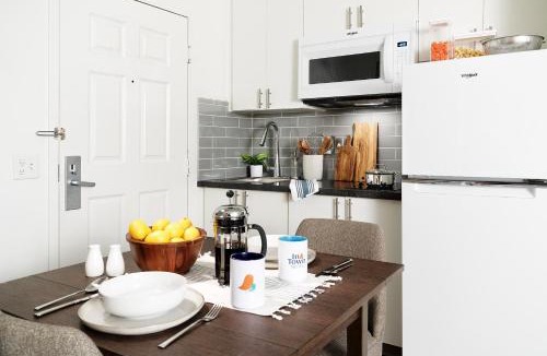 South Arlington Hotel | InTown Suites Extended Stay Arlington TX - Oak Village
