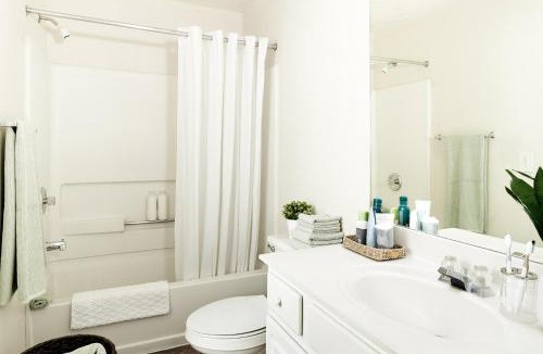 South Arlington Hotel | InTown Suites Extended Stay Arlington TX - Oak Village