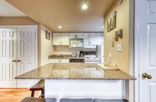 Craigleith Condo | Inviting North Creek Condo | Pool, Hot Tub, Tennis