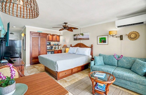 Wailua Apartment | Islander on the Beach 252 Ocean Front Studio with AC
