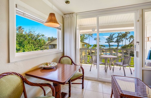 Wailua Apartment | Islander on the Beach 309 Oceanview Top Floor Corner Studio with AC