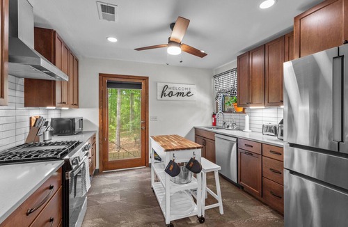 Jackson House | Jackson’s Urban Cabin Escape