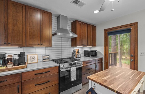 Jackson House | Jackson’s Urban Cabin Escape