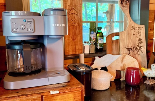 Eureka Springs Cabin | Jackson’s Cabin - Luxury Dog-Friendly Log Cabin