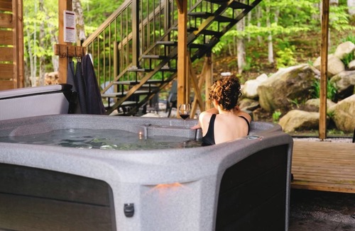 Saint-Raymond Ski Chalet | Java with Private Spa, Lake & Kayak