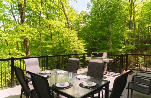 Saint-Raymond Ski Chalet | Java with Private Spa, Lake & Kayak