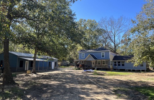 Montgomery House | Just need a room? Shared common space, private bedroom.