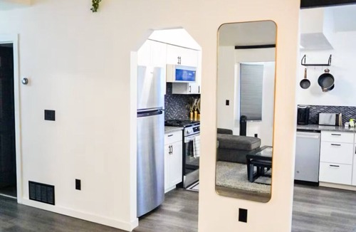 Fairview Apartment | Karluk oasis. 2-bedroom 1 bath apartment in Anchorage