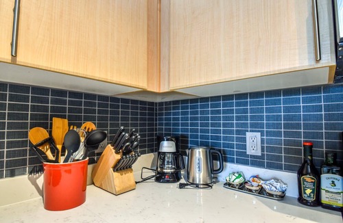 Legacy Park Apartment | Kasa | Welcoming 2BD + On-Site Gym | Plano