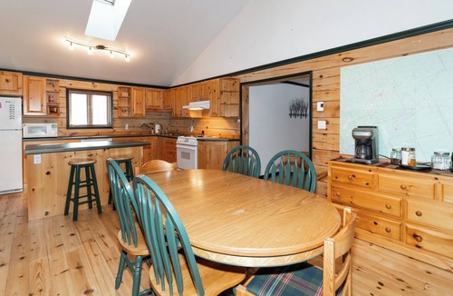 Algonquin Highlands Cottage | Kawagama Shoreline - Private Waterfront Cottage on Kawagama Lake