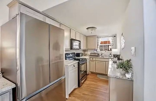 Dennis Cottage | Keepin' it Reel Cottage on beautiful Lake Granbury with Waterfront Access