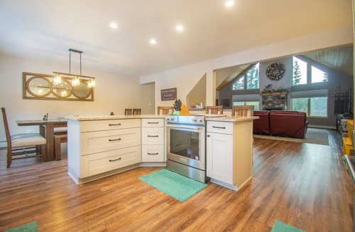 Sterling House | Kenai Riverfront Cabin! Fish, Explore, & Relax!