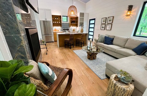 Pickens Cabin | Key West Cottage|1Bd on Resort with Pool|Clubhouse