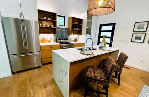 Pickens Cabin | Key West Cottage|1Bd on Resort with Pool|Clubhouse